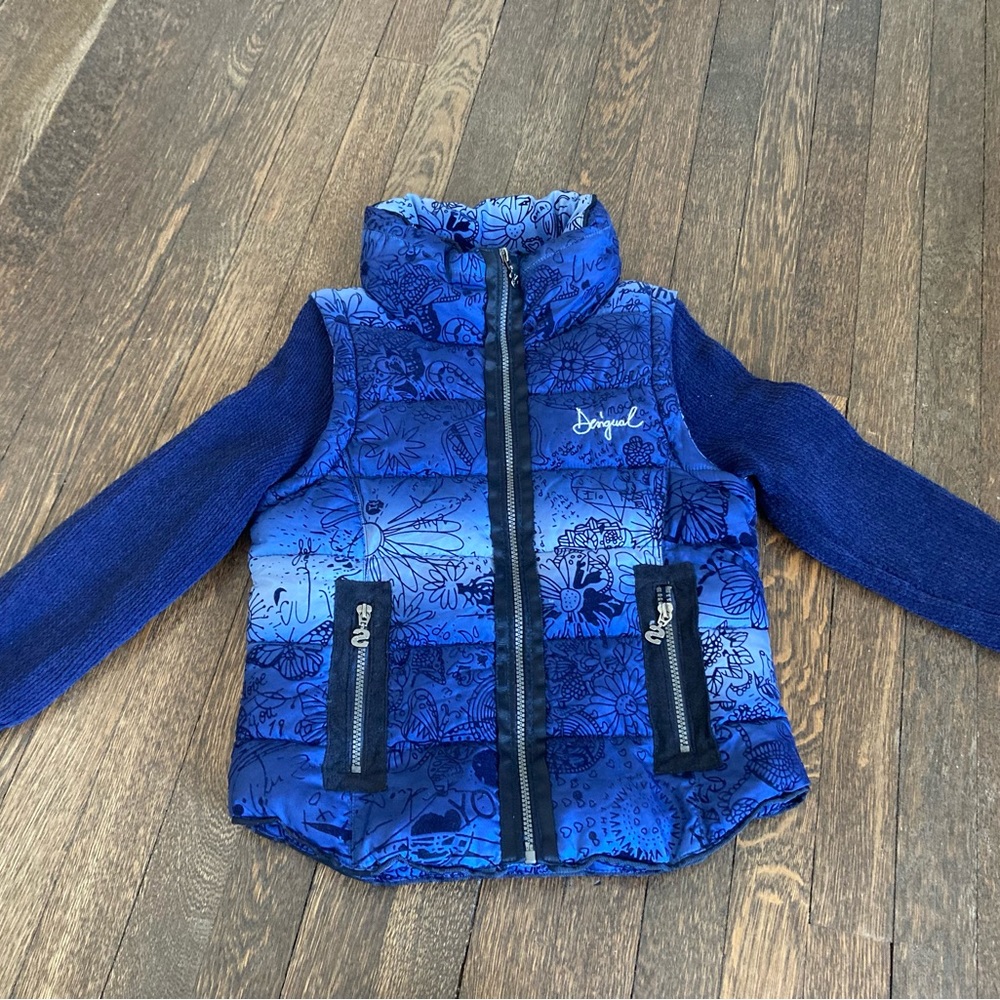*Desigual Girls Coat Jacket Blue Floral
Zipper 
Detachable Knit Sleeves 9-10